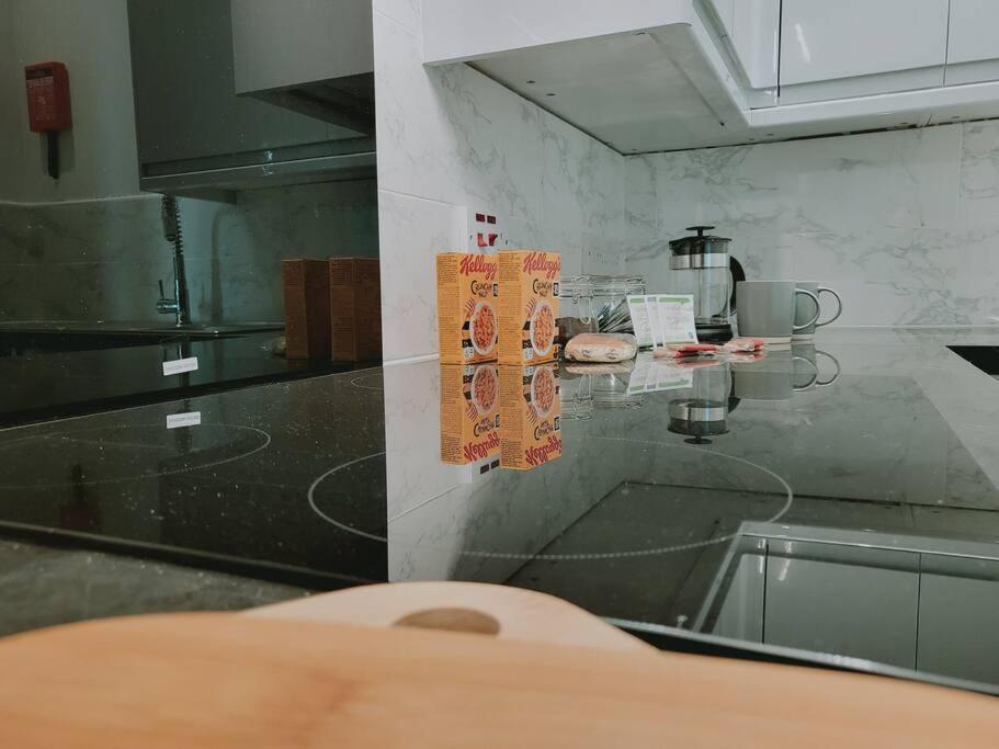 Апартаменты High Street, 2 Bed, Newly Refurb Лимингтон Экстерьер фото